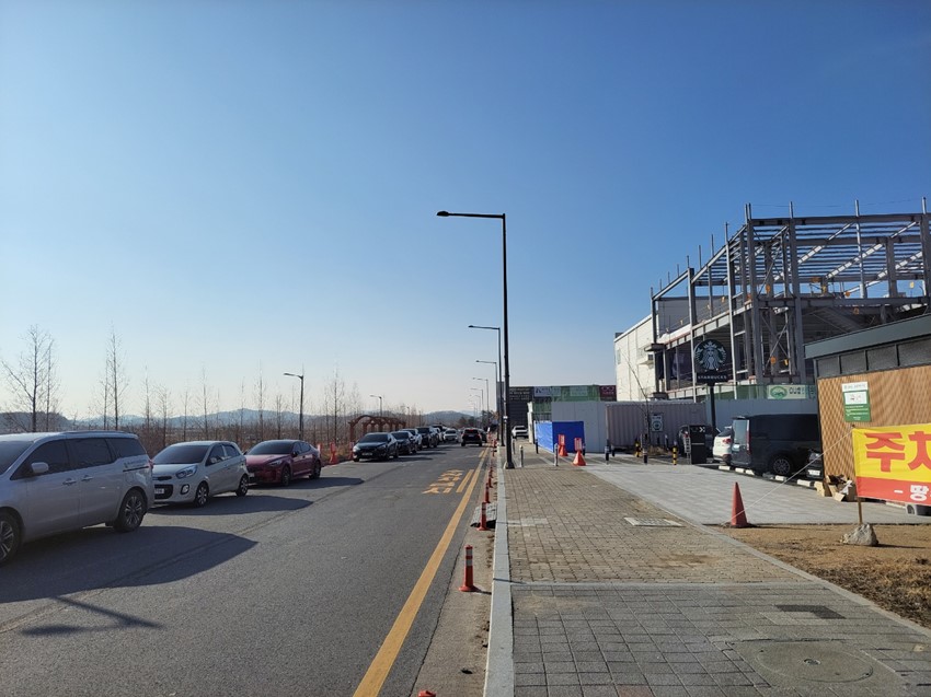 2.경북도청 도청대로 특별상업지구 전면진입대로 요청합니다.